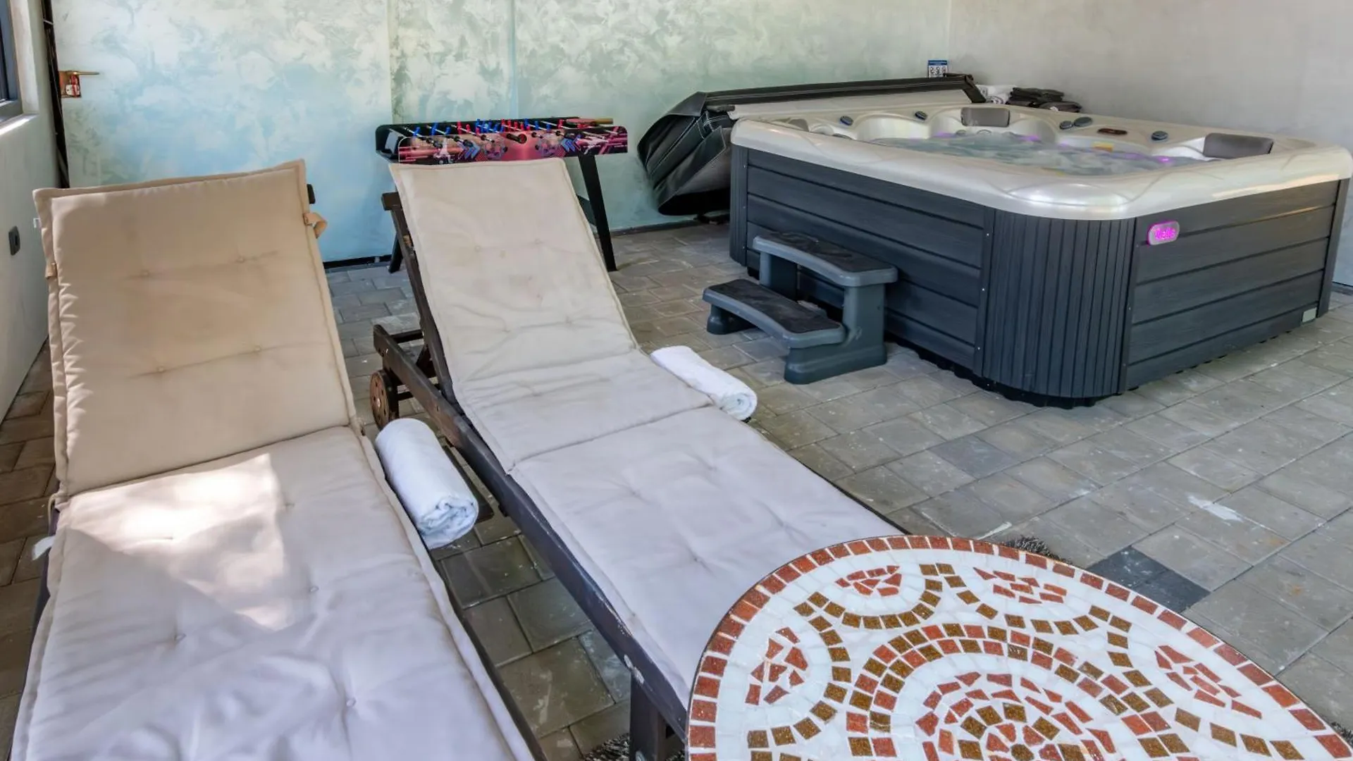 Vinež Villa Vita, A Lush Romantic Retreat In A Private Forest בית נופש