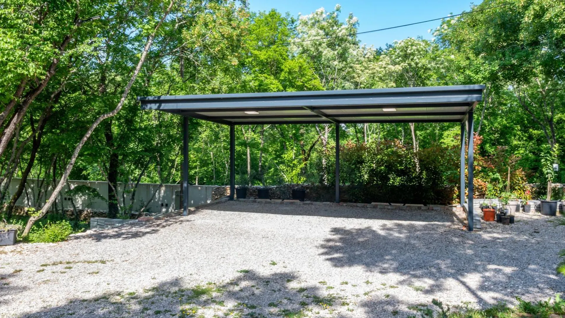 Vinež Villa Vita, A Lush Romantic Retreat In A Private Forest בית נופש