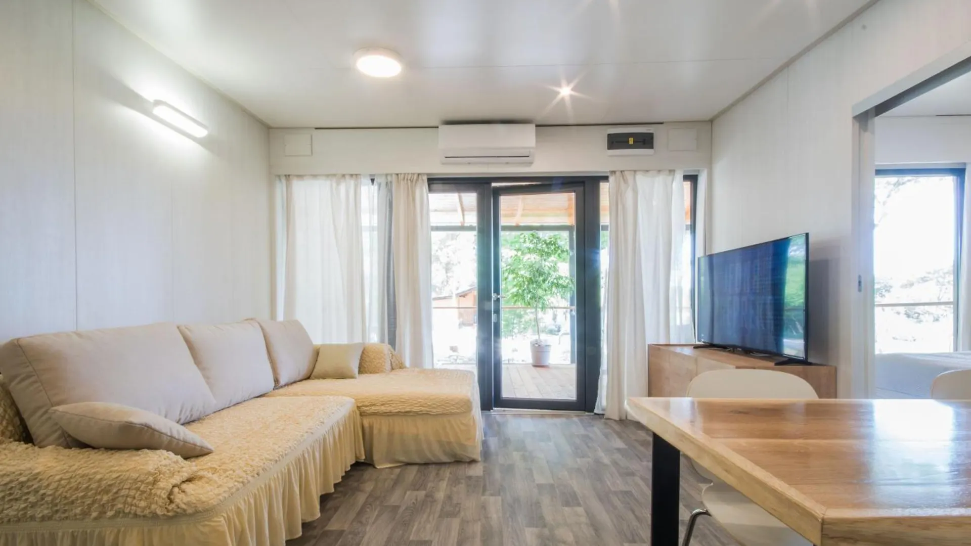 בית נופש Vinež Villa Vita, A Lush Romantic Retreat In A Private Forest