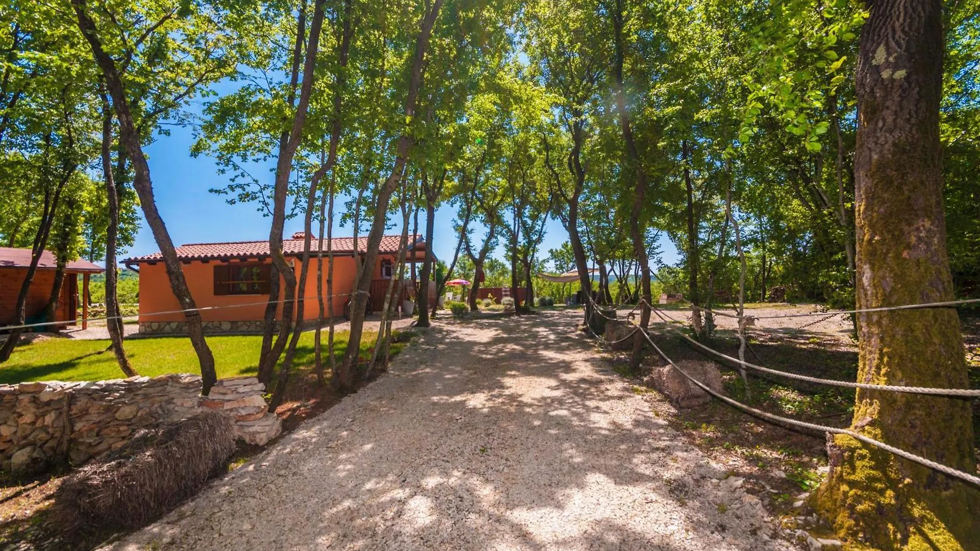Vinež Villa Vita, A Lush Romantic Retreat In A Private Forest