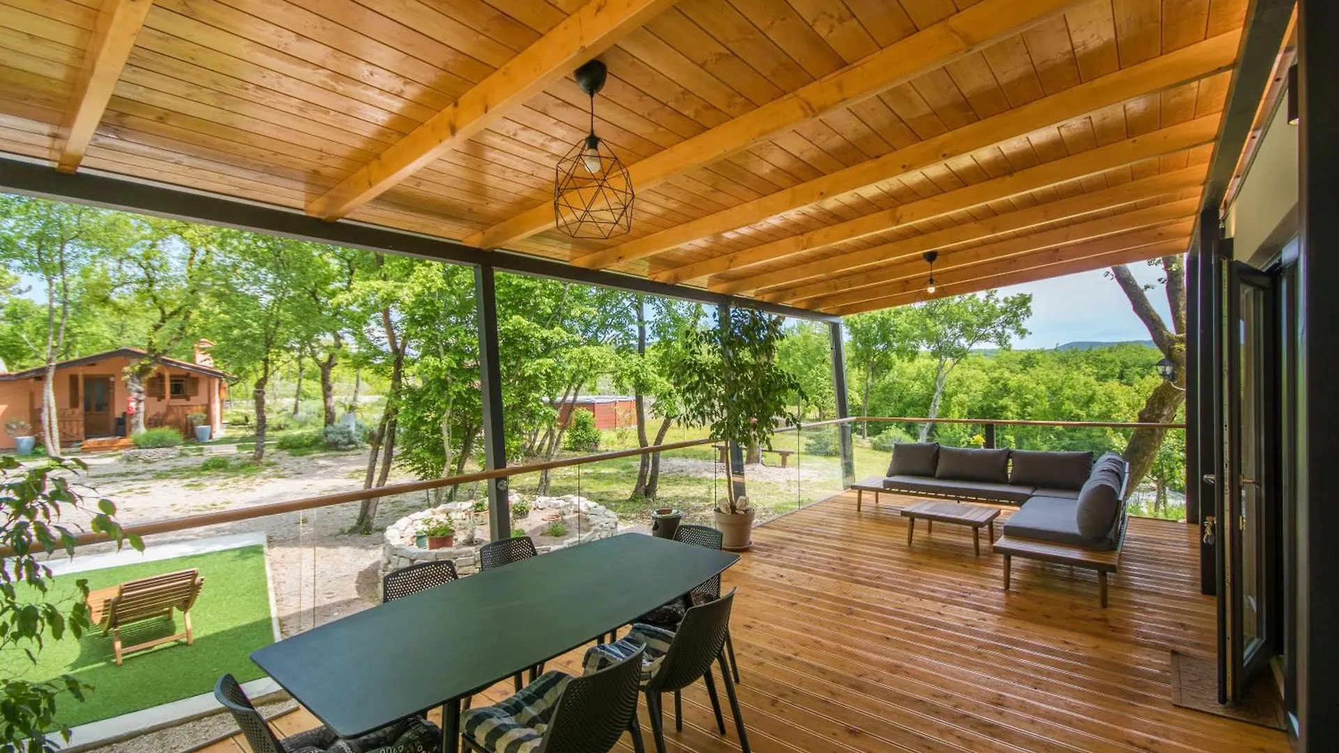Vinež Villa Vita, A Lush Romantic Retreat In A Private Forest 0*,