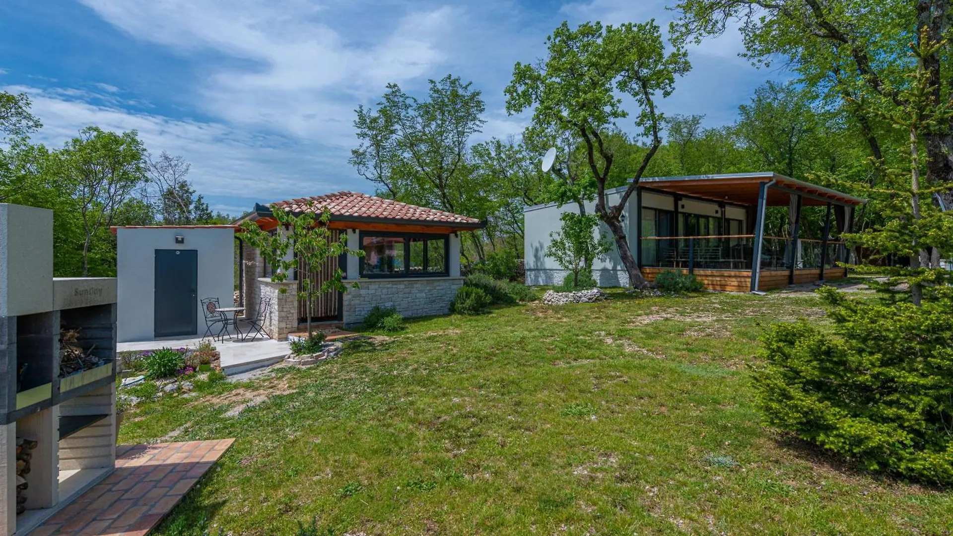 Vinež Villa Vita, A Lush Romantic Retreat In A Private Forest 0*,